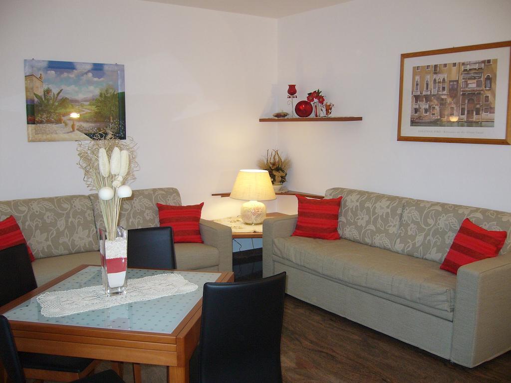 Aparthotel Feeling at Home Castenaso Kamer foto